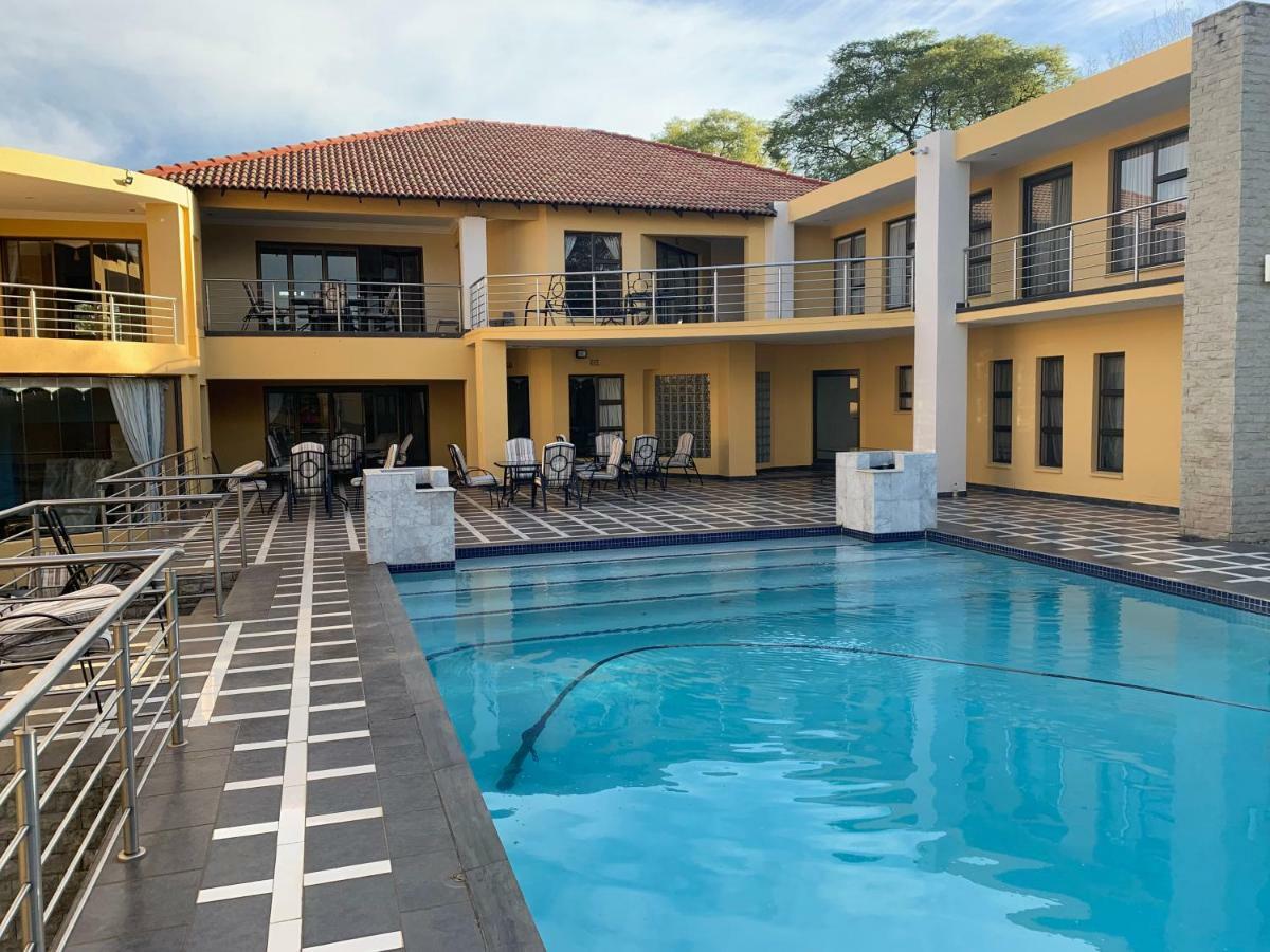 Bella Casa Guesthouse Johannesburg Bagian luar foto