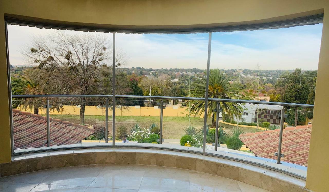 Bella Casa Guesthouse Johannesburg Bagian luar foto
