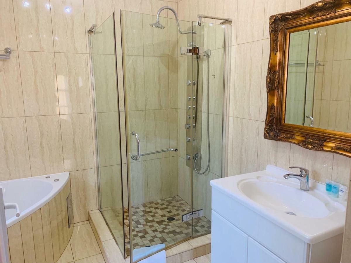 Bella Casa Guesthouse Johannesburg Bagian luar foto
